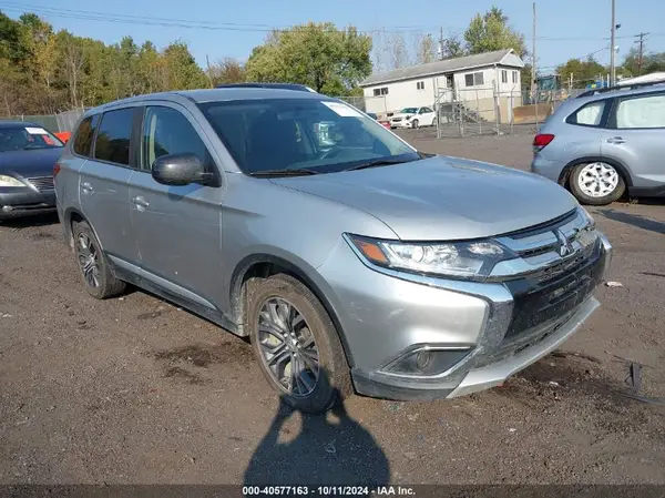 JA4AZ3A31JZ061501 2018 MITSUBISHI OUTLANDER - Image 1