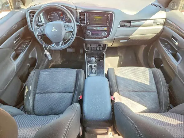 JA4AZ3A31JZ064866 2018 MITSUBISHI OUTLANDER - Image 8