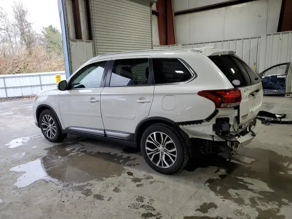 JA4AZ3A31JZ067928 2018 MITSUBISHI OUTLANDER - Image 2