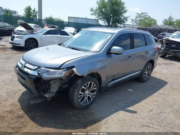 JA4AZ3A31JZ069176 2018 MITSUBISHI OUTLANDER - Image 2