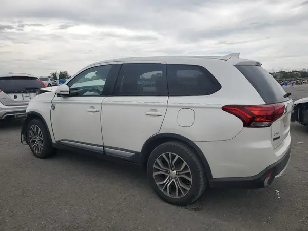 JA4AZ3A31JZ069713 2018 MITSUBISHI OUTLANDER - Image 2