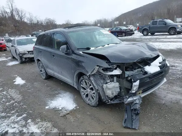 JA4AZ3A31JZ071302 2018 MITSUBISHI OUTLANDER - Image 1