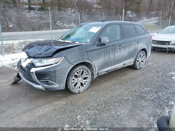 JA4AZ3A31JZ071302 2018 MITSUBISHI OUTLANDER - Image 2