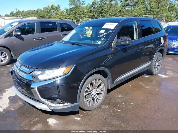 JA4AZ3A31JZ071431 2018 MITSUBISHI OUTLANDER - Image 2