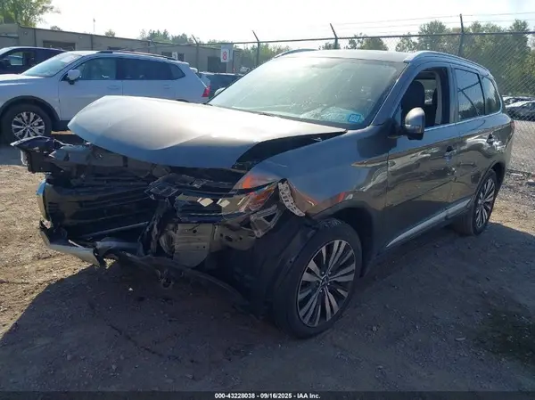 JA4AZ3A31KZ006239 2019 MITSUBISHI OUTLANDER - Image 2