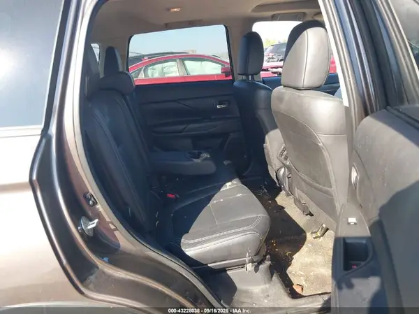 JA4AZ3A31KZ006239 2019 MITSUBISHI OUTLANDER - Image 8