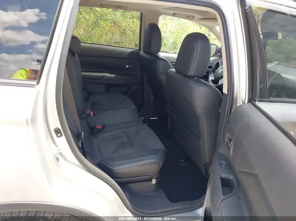 JA4AZ3A31KZ008587 2019 MITSUBISHI OUTLANDER - Image 8