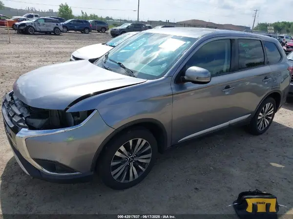 JA4AZ3A31KZ012493 2019 MITSUBISHI OUTLANDER - Image 2