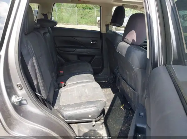 JA4AZ3A31KZ012493 2019 MITSUBISHI OUTLANDER - Image 8