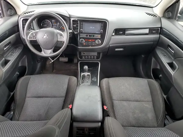 JA4AZ3A31KZ018665 2019 MITSUBISHI OUTLANDER - Image 8