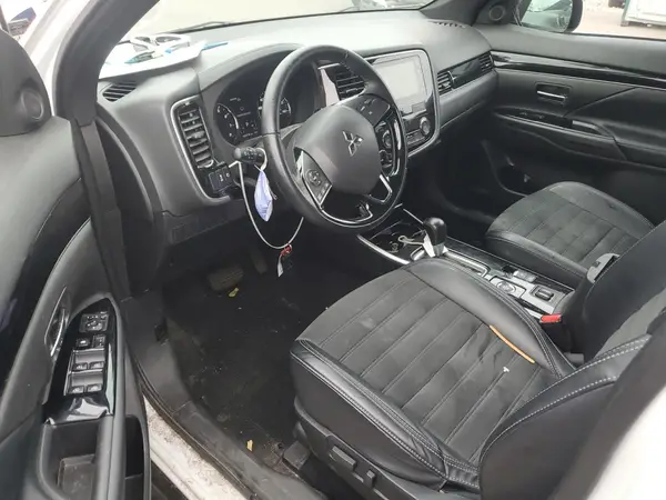 JA4AZ3A31KZ025714 2019 MITSUBISHI OUTLANDER - Image 8