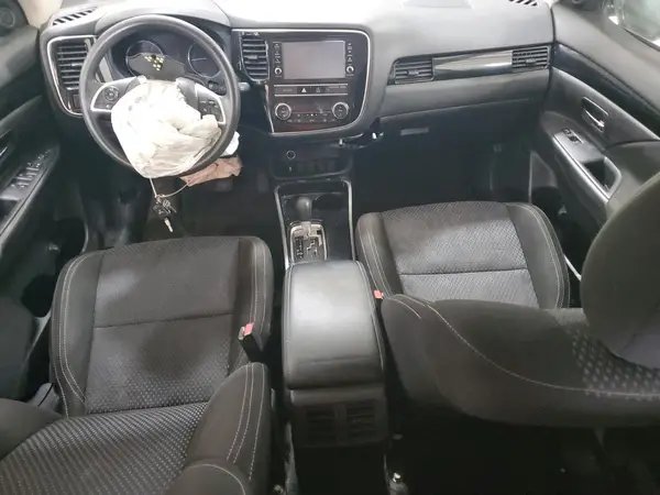JA4AZ3A31KZ025731 2019 MITSUBISHI OUTLANDER - Image 8