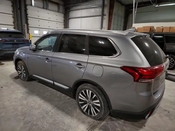 JA4AZ3A31KZ027544 2019 MITSUBISHI OUTLANDER - Image 2