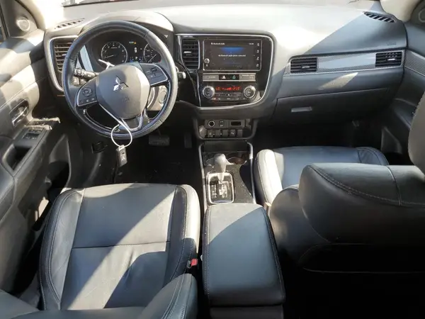JA4AZ3A31KZ028208 2019 MITSUBISHI OUTLANDER - Image 8