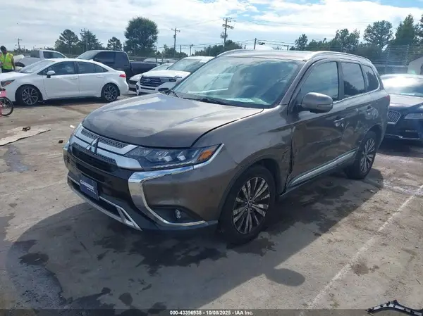 JA4AZ3A31KZ033926 2019 MITSUBISHI OUTLANDER - Image 2