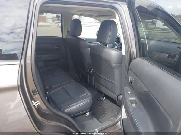 JA4AZ3A31KZ033926 2019 MITSUBISHI OUTLANDER - Image 8