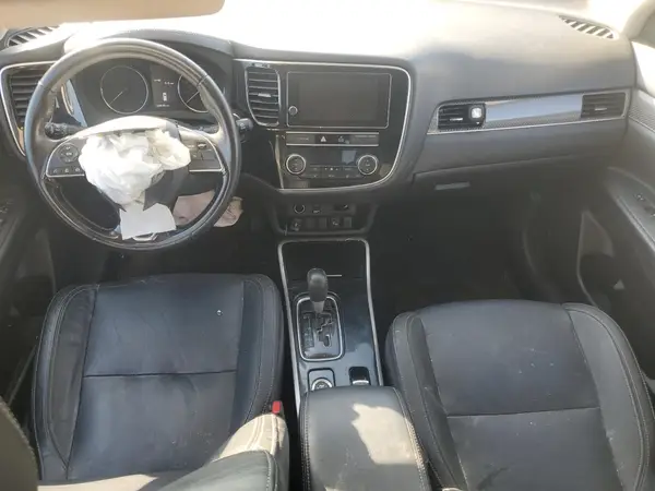 JA4AZ3A31KZ038690 2019 MITSUBISHI OUTLANDER - Image 8