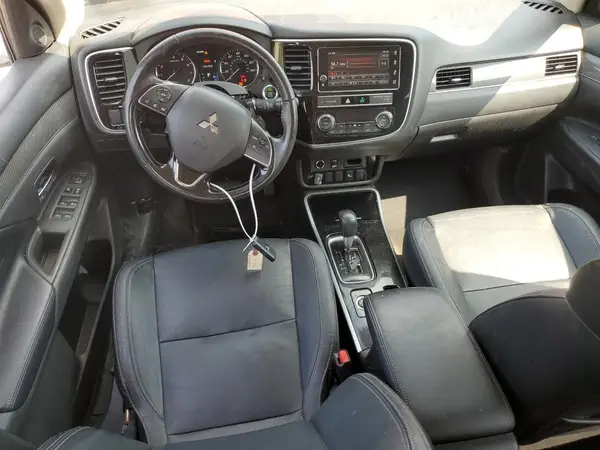 JA4AZ3A31KZ041797 2019 MITSUBISHI OUTLANDER - Image 8