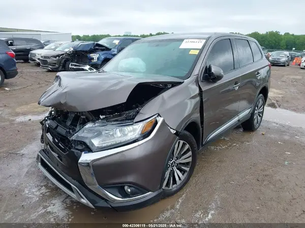 JA4AZ3A31KZ043372 2019 MITSUBISHI OUTLANDER - Image 2