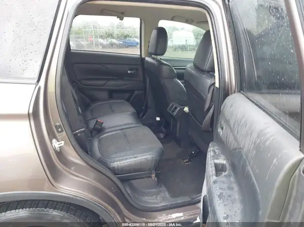 JA4AZ3A31KZ043372 2019 MITSUBISHI OUTLANDER - Image 8