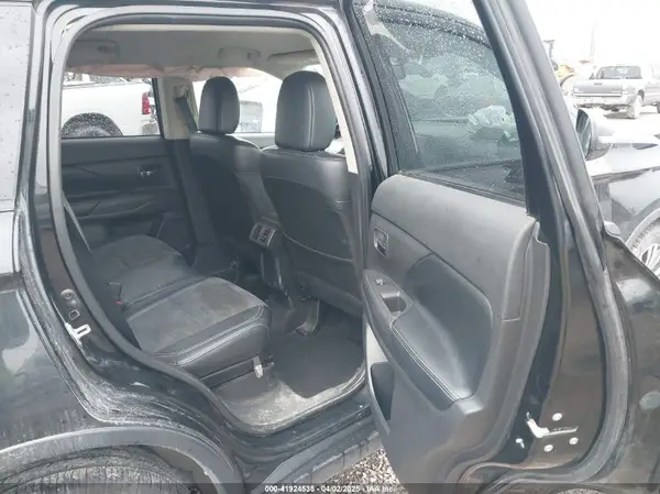 JA4AZ3A31KZ044098 2019 MITSUBISHI OUTLANDER - Image 8