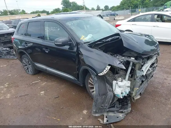 JA4AZ3A31KZ045896 2019 MITSUBISHI OUTLANDER - Image 1