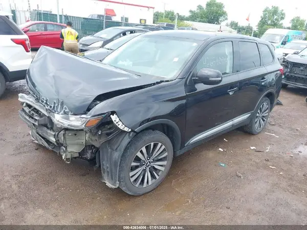 JA4AZ3A31KZ045896 2019 MITSUBISHI OUTLANDER - Image 2