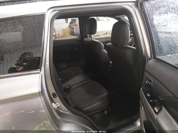 JA4AZ3A31KZ050452 2019 MITSUBISHI OUTLANDER - Image 8