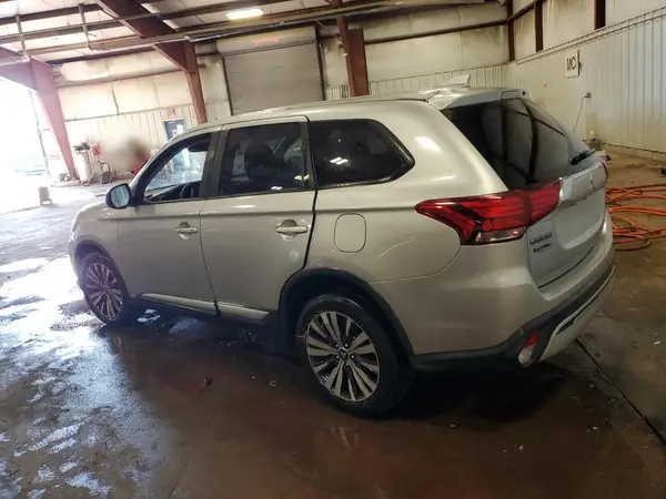 JA4AZ3A31KZ051049 2019 MITSUBISHI OUTLANDER - Image 2
