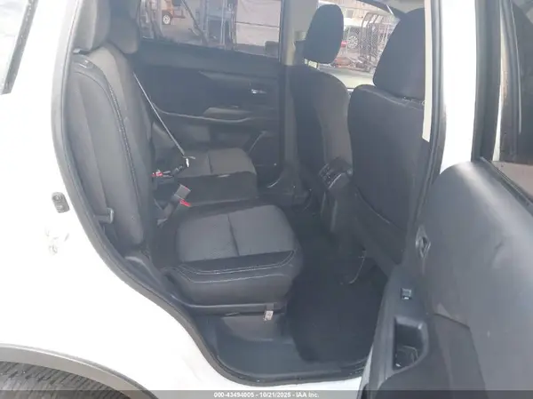 JA4AZ3A31KZ054386 2019 MITSUBISHI OUTLANDER - Image 8