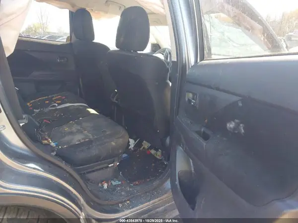 JA4AZ3A31KZ055523 2019 MITSUBISHI OUTLANDER - Image 8