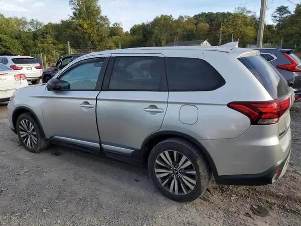JA4AZ3A31KZ055666 2019 MITSUBISHI OUTLANDER - Image 2