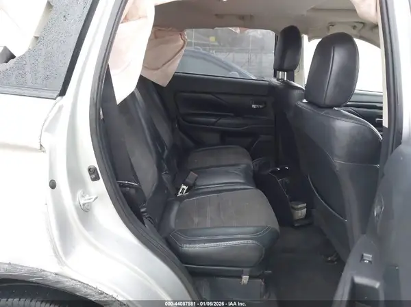JA4AZ3A31KZ055702 2019 MITSUBISHI OUTLANDER - Image 8