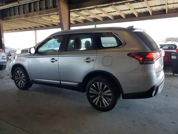 JA4AZ3A31LJ000988 2020 MITSUBISHI OUTLANDER - Image 2