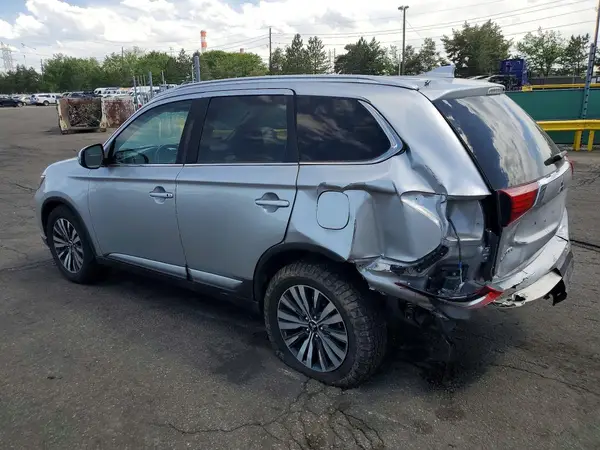 JA4AZ3A31LJ001008 2020 MITSUBISHI OUTLANDER - Image 2