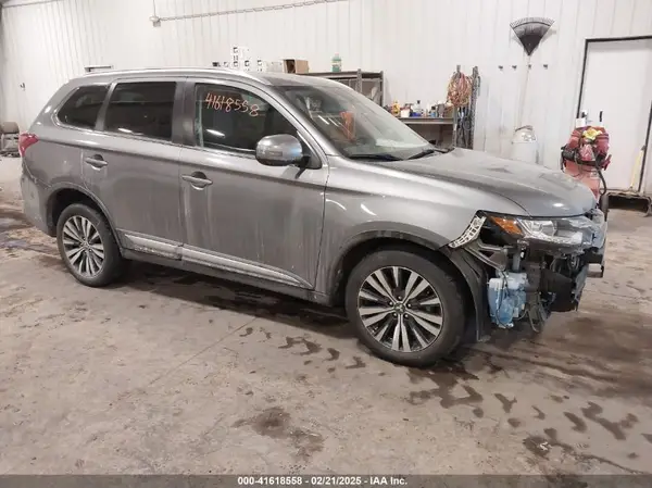 JA4AZ3A31LJ001073 2020 MITSUBISHI OUTLANDER - Image 1