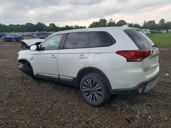 JA4AZ3A31LZ003228 2020 MITSUBISHI OUTLANDER - Image 2