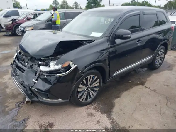 JA4AZ3A31LZ004248 2020 MITSUBISHI OUTLANDER - Image 2