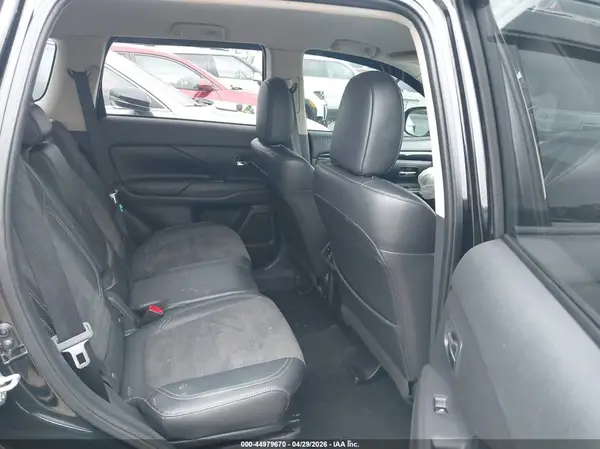 JA4AZ3A31LZ004248 2020 MITSUBISHI OUTLANDER - Image 8