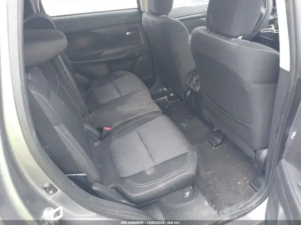 JA4AZ3A31LZ004332 2020 MITSUBISHI OUTLANDER - Image 8