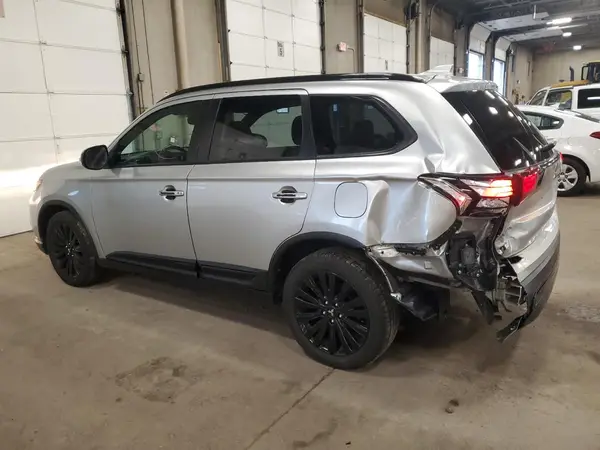 JA4AZ3A31LZ004962 2020 MITSUBISHI OUTLANDER - Image 2