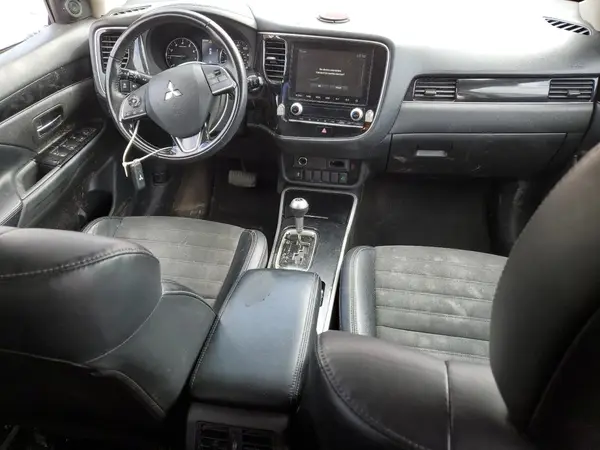 JA4AZ3A31LZ006369 2020 MITSUBISHI OUTLANDER - Image 8