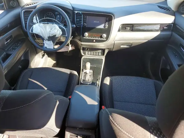 JA4AZ3A31LZ007070 2020 MITSUBISHI OUTLANDER - Image 8