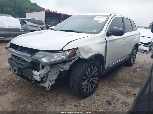 JA4AZ3A31LZ007344 2020 MITSUBISHI OUTLANDER - Image 2
