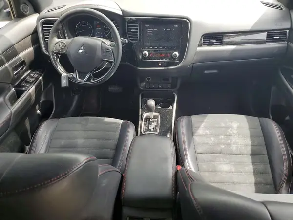 JA4AZ3A31LZ013550 2020 MITSUBISHI OUTLANDER - Image 8