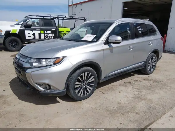 JA4AZ3A31LZ024497 2020 MITSUBISHI OUTLANDER - Image 2