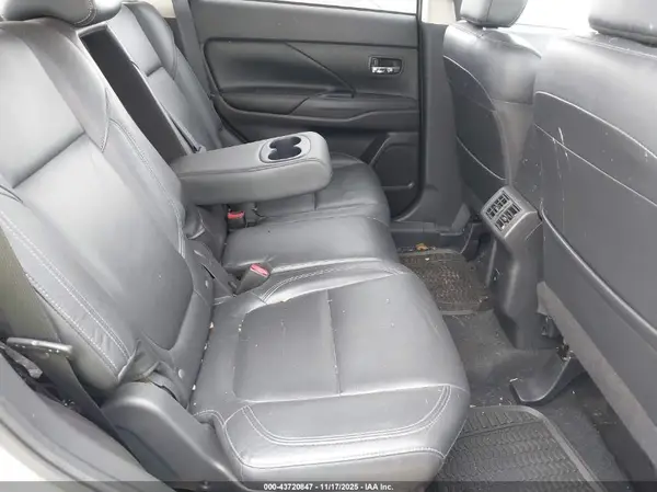 JA4AZ3A31LZ024905 2020 MITSUBISHI OUTLANDER - Image 8