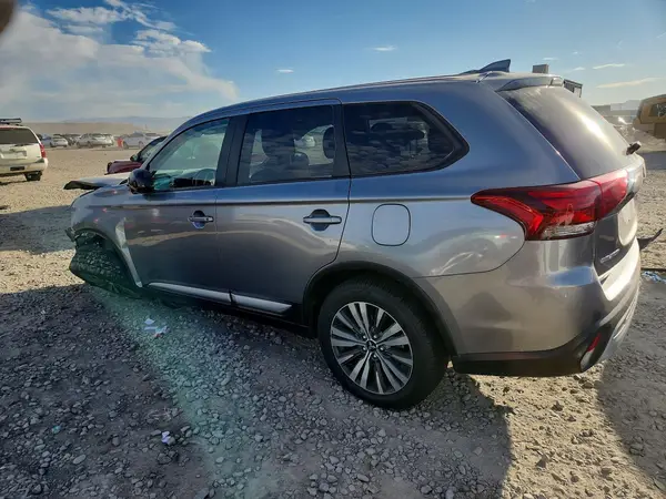JA4AZ3A31LZ026542 2020 MITSUBISHI OUTLANDER - Image 2