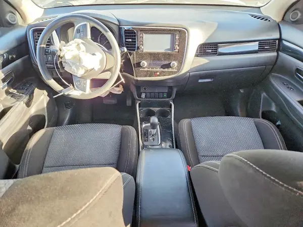 JA4AZ3A31LZ026542 2020 MITSUBISHI OUTLANDER - Image 8