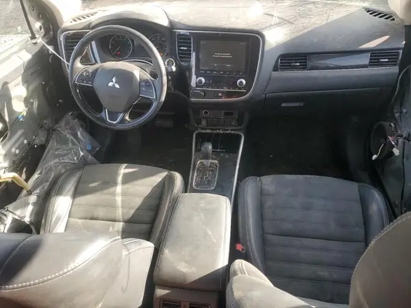 JA4AZ3A31LZ027674 2020 MITSUBISHI OUTLANDER - Image 8